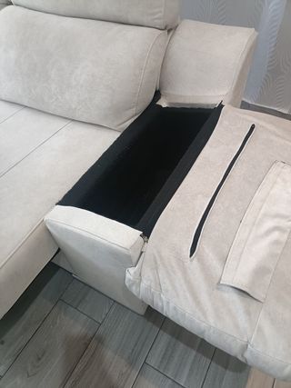 Sofá beige/dorado con asientos deslizantes