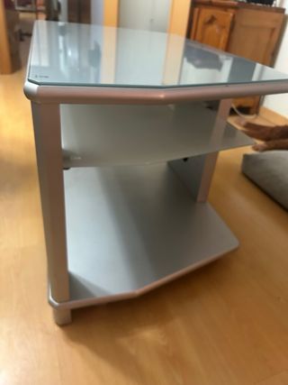 Mesa auxiliar metal y cristal