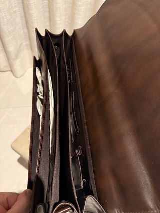 Maletín de piel marrón