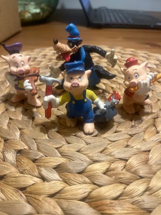 Figuras Los Tres Cerditos y Lobo