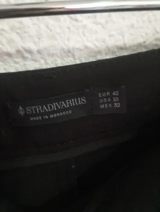 Pantalón de vestir Stradivarius negro