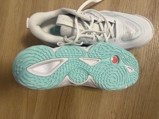 Zapatillas Mizuno Wave Momentum Blancas y Turquesa