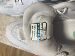 Zapatillas Mizuno Wave Momentum Blancas y Turquesa