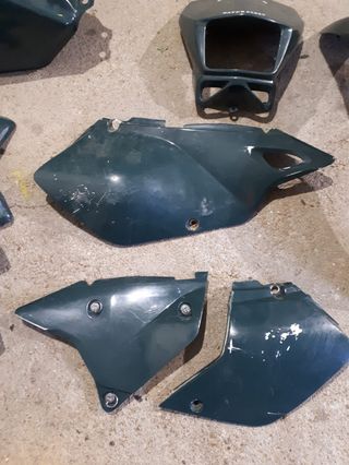 Depósito y plásticos Suzuki DRZ verdes