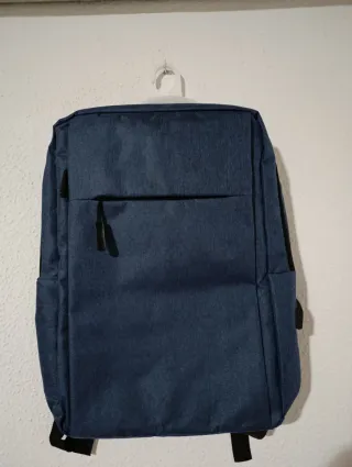Mochila impermeable con USB azul