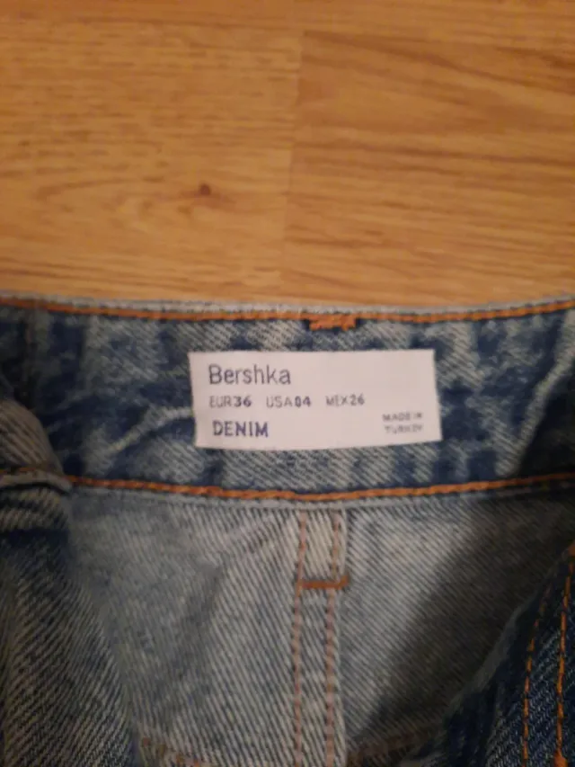 Vaqueros rotos cortos mujer