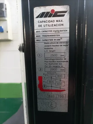 Apilador eléctrico amarillo