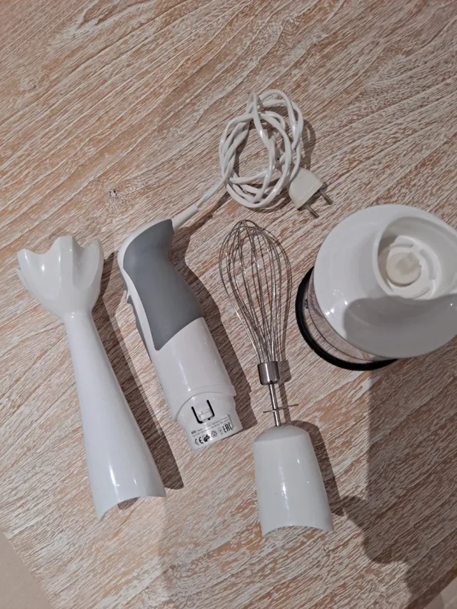 Batidora de mano Braun con accesorios