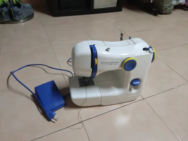 Máquina de coser IKEA
