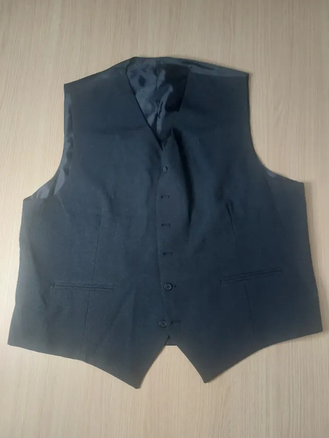 Traje para boda de invierno con chaleco