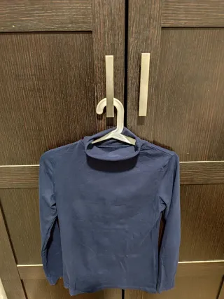 Jersey cuello alto azul marino