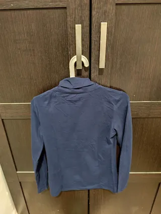 Jersey cuello alto azul marino