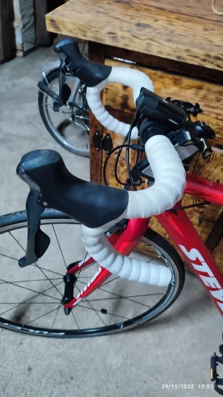 Bicicleta de carretera Stevens Roja