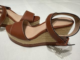 Zapatos de cuña de esparto y piel