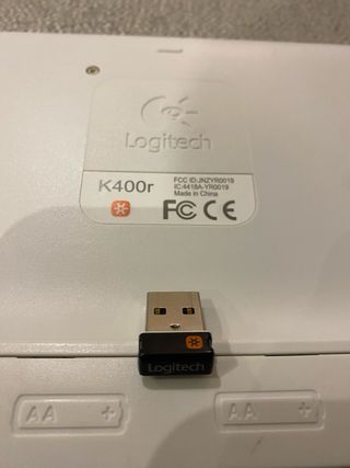 Teclado Inalámbrico Logitech K400r con Touchpad