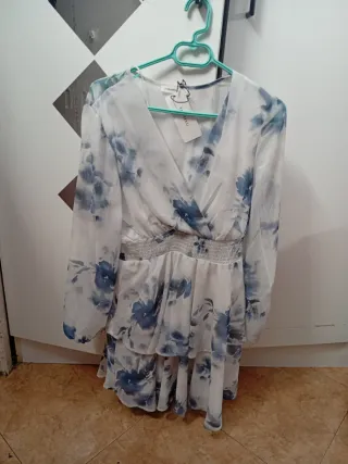 Vestido floral azul y blanco Terranova sin estrena