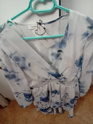 Vestido floral azul y blanco Terranova sin estrena