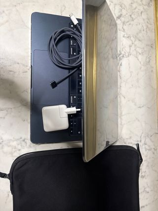 MacBook Air M3 13” Color Medianoche