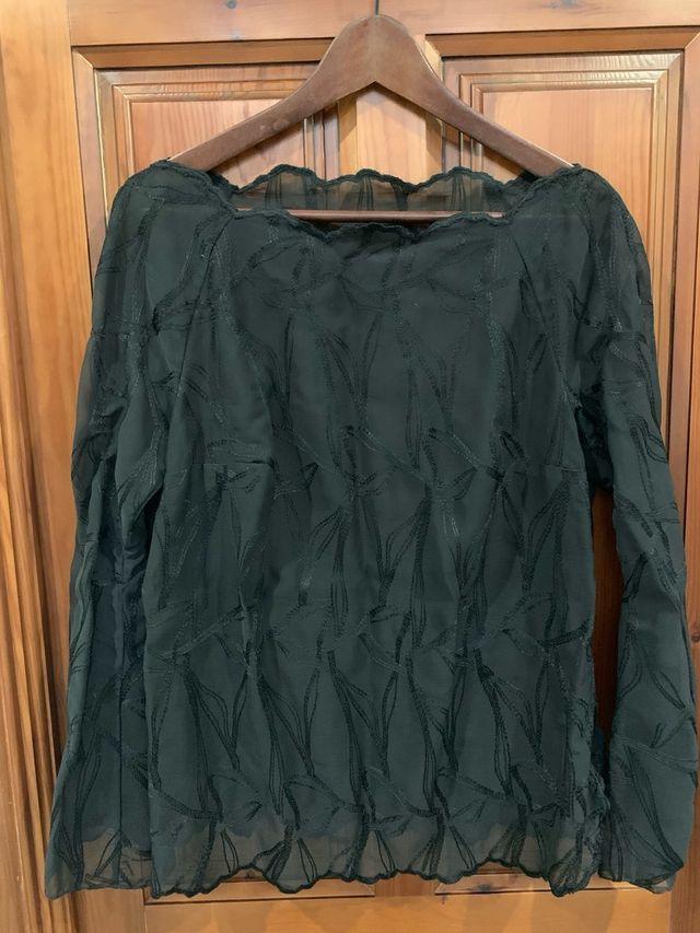 Blusa de transparencias negra