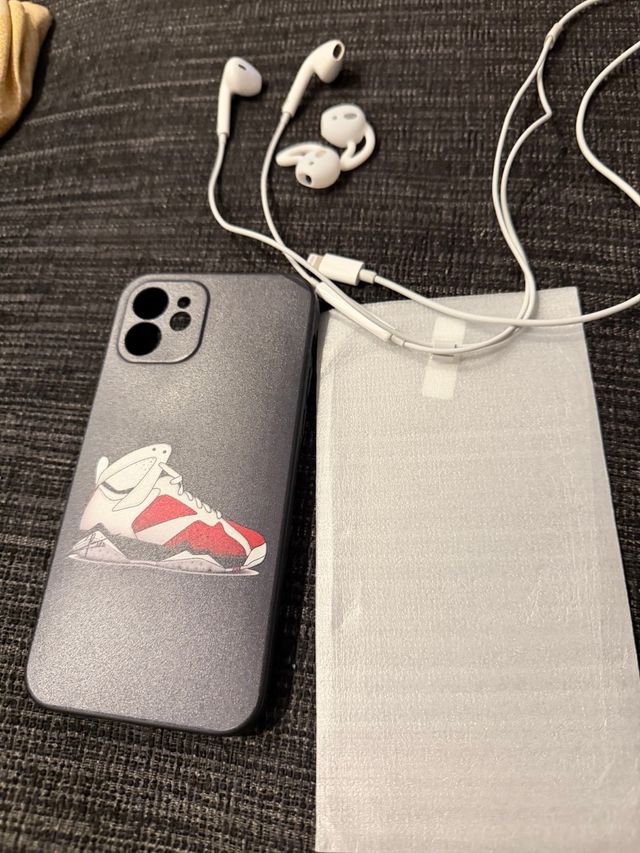Funda iPhone + Airpods + Cristal Templado ( iPh12)