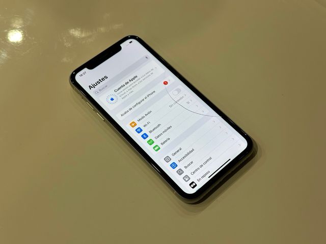 iPhone XR - Bianco | 128GB | 77% batteria