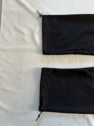Conjunto Mertra Negro Sudadera y Pantalones