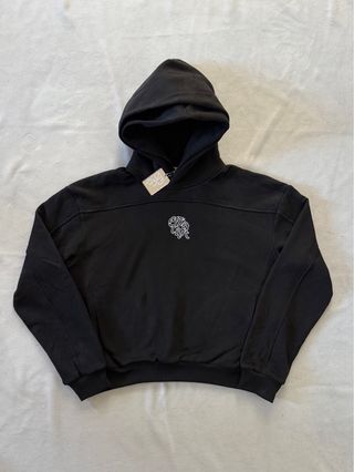 Conjunto Mertra Negro Sudadera y Pantalones