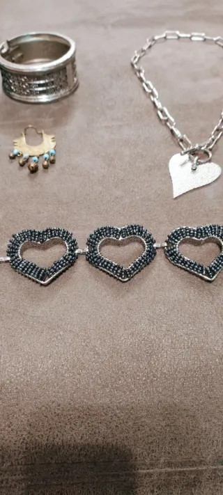 Lote Bisutería: Pulseras, Pendientes y Collar
