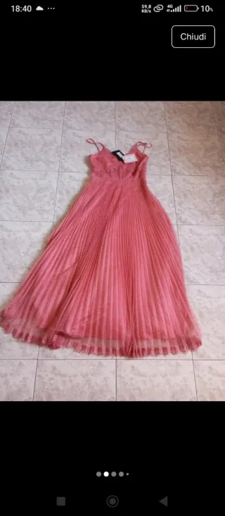 Vestito twin set taglia 38 corrisponde a una xs/s