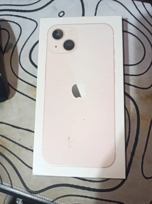 Scatola iPhone 13 Rosa