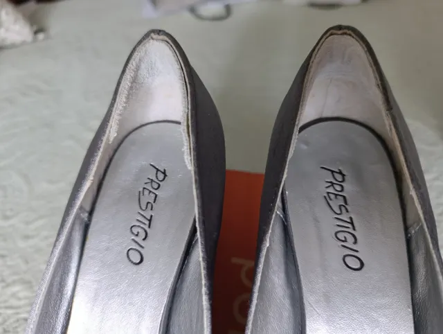 Zapatos de fiesta grises Prestigio