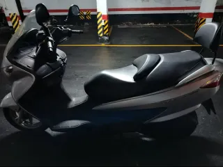 Moto Suzuki 125cc Plata 17500 kilómetros reales