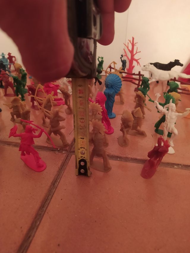 Lote de Figuras Vintage Índios e Pistoleiros