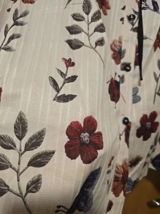 Blusa floral beige mujer