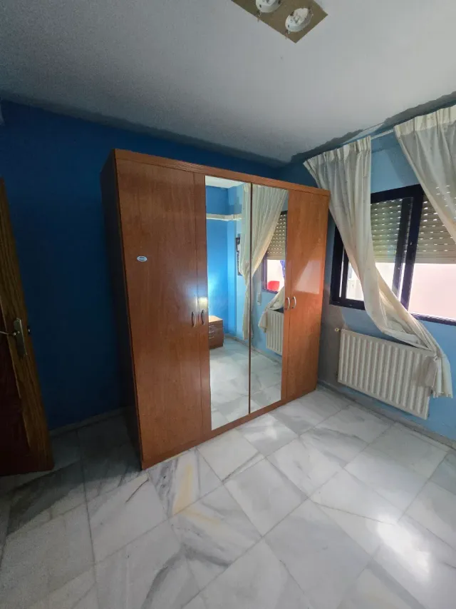 Armario de habitación madera