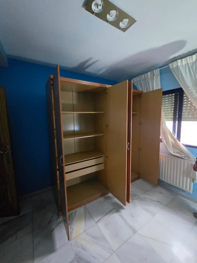 Armario de habitación madera