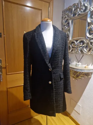 Abrigo de estructura negro