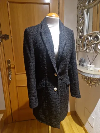 Abrigo de estructura negro