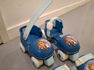 Patines Frozen 2 Talla 23-27 + Protecciones.