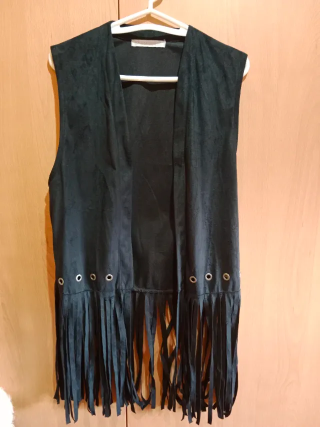 Chaleco Shana Negro con Flecos