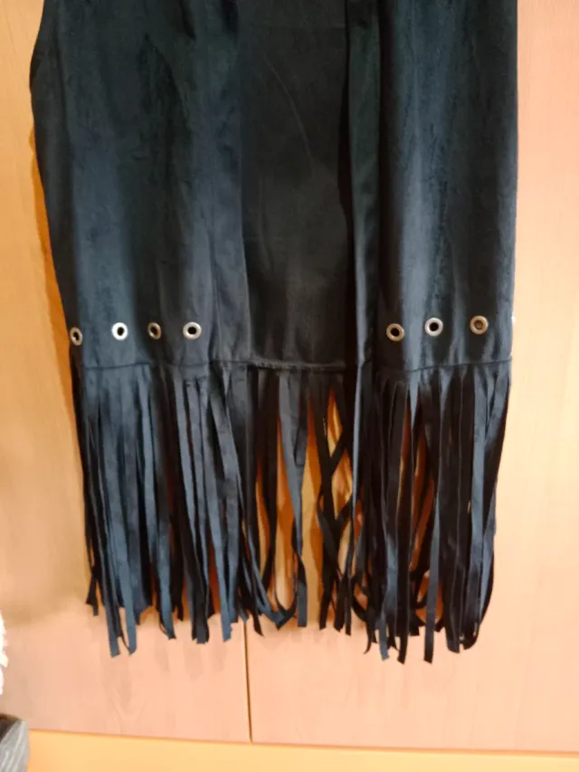 Chaleco Shana Negro con Flecos