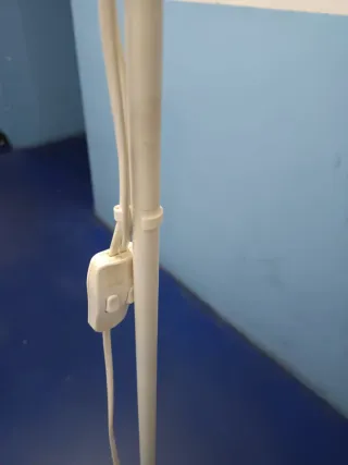 Lámpara blanca de pie de ikea