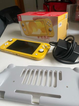 Nintendo Switch Lite Amarillo