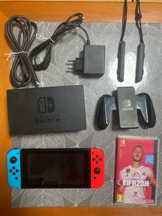 Nintendo Switch + FIFA 20 + Accesorios