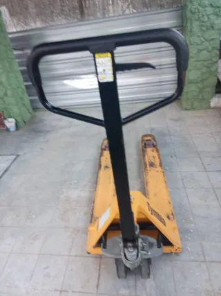 Transpaleta manual usada