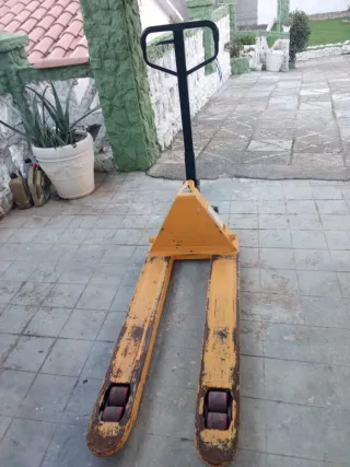 Transpaleta manual usada