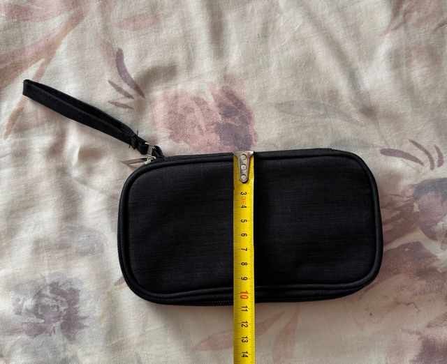 Estuche con compartimentos