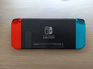 Nintendo Switch Azul/Rojo + Mando Pro