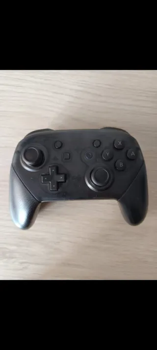 Nintendo Switch Azul/Rojo + Mando Pro