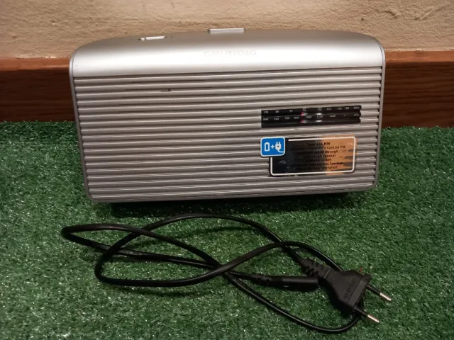 Radio Portátil Grundig Gris/Plata